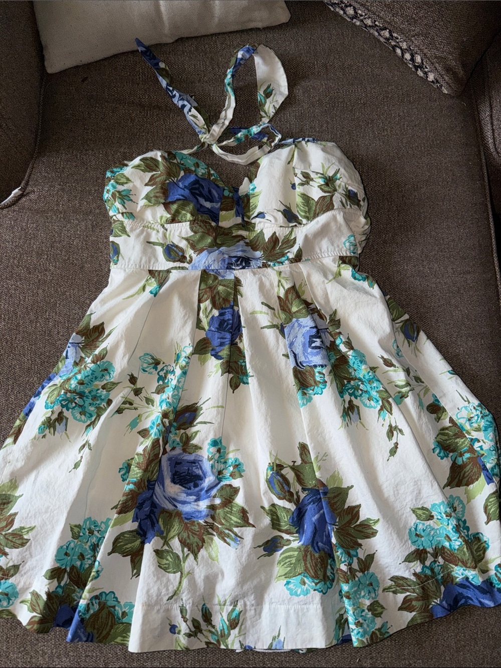 Three pink hearts Trixxi Floral Halter Sun Dress Blue & green Hydrangea print